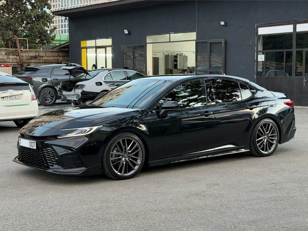 Toyota Camry, 2.0 L, 1 kWh, 2025 il, 15 000 km 77-KD-843 — Avtomobillər, Bakı (2)