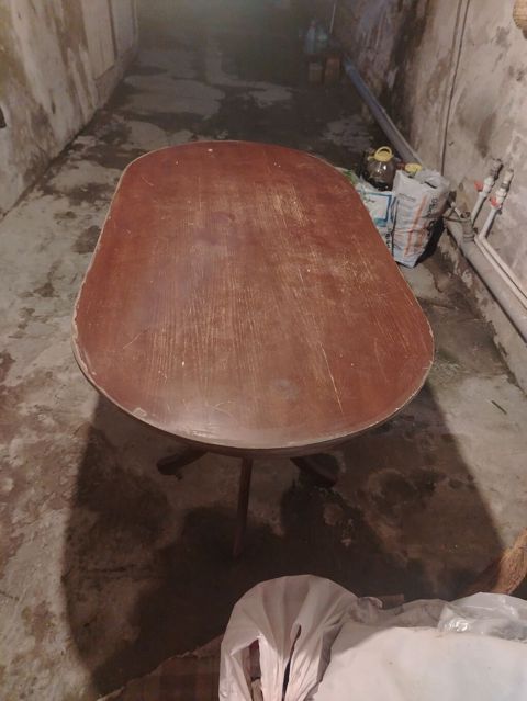 Oval formalı taxta masa - Material: bərk ağac/taxta üstlük - Forma — Ceyhun