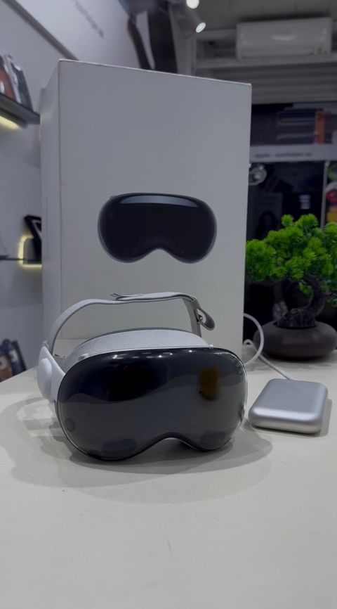 Apple Vision Pro 256 GB — byStore az