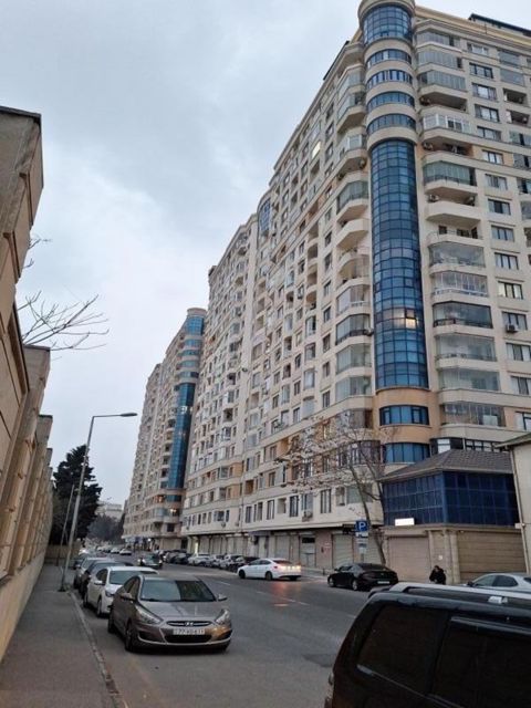 Satılır 3 otaqlı yeni tikili 100 m² — Bakı