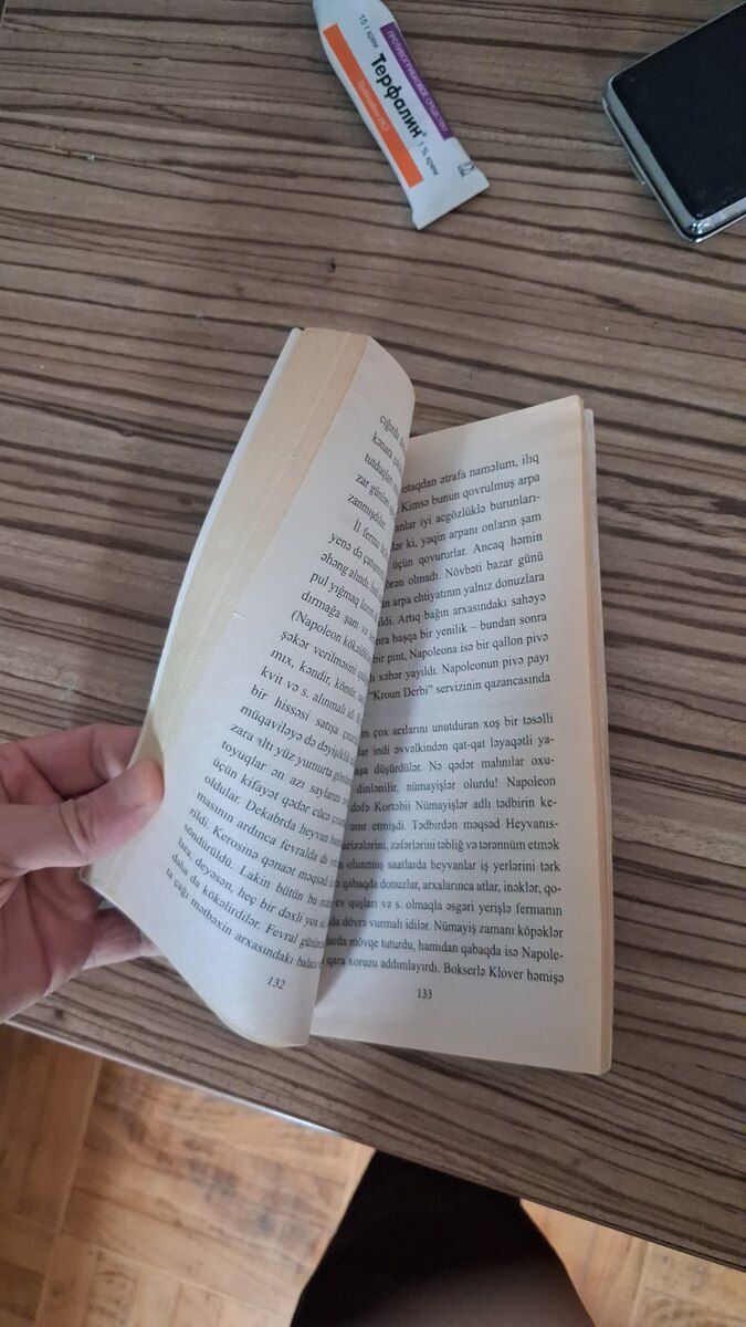 George Orwell - Heyvanıstan kitabı — Kitablar və jurnallar, Bakı (2)
