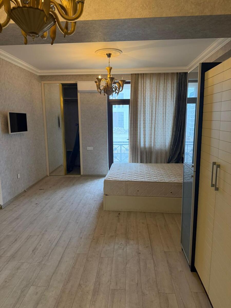 Satılır 4 otaqlı yeni tikili 190 m² — Mənzil, Bakı (9)