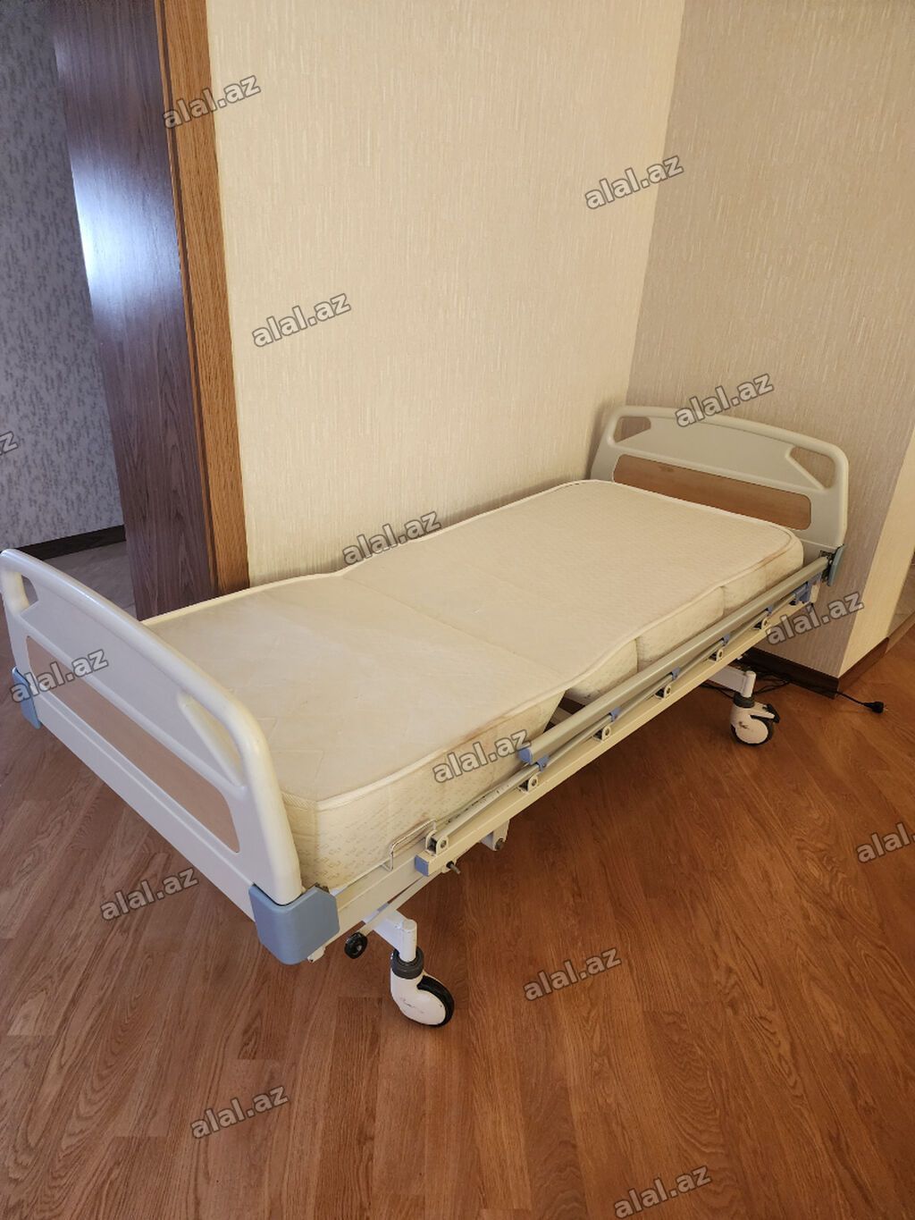 Tənzimlənən tibbi çarpayı. İşlənmiş — Mallar, Bakı