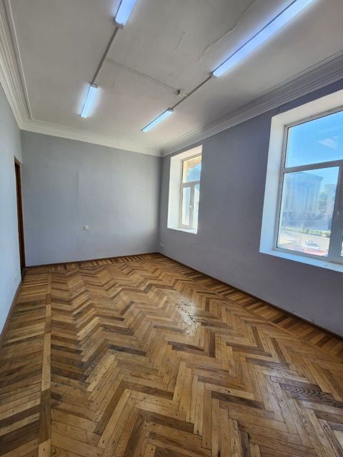 İcarəyə verilir 5 otaqlı ofis 150 m² — Bakı