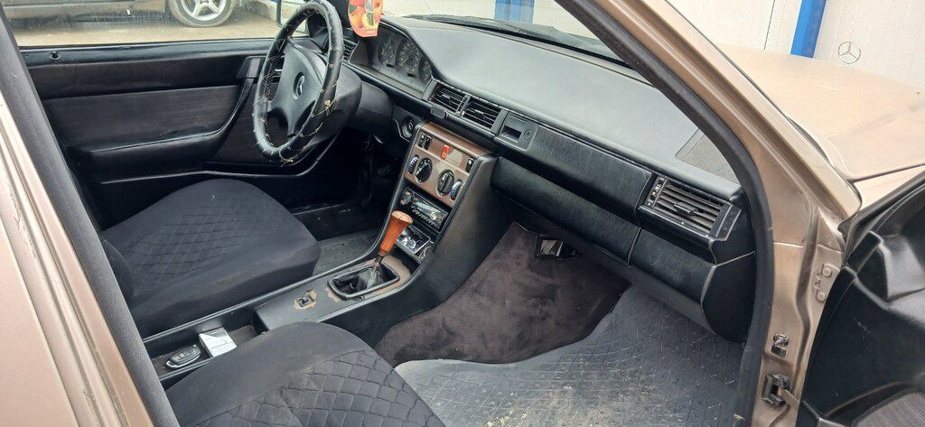 Mercedes 200 D, 2.3 L, 1988 il, 255 000 km 62-BP-590 — Avtomobillər, Bakı (5)