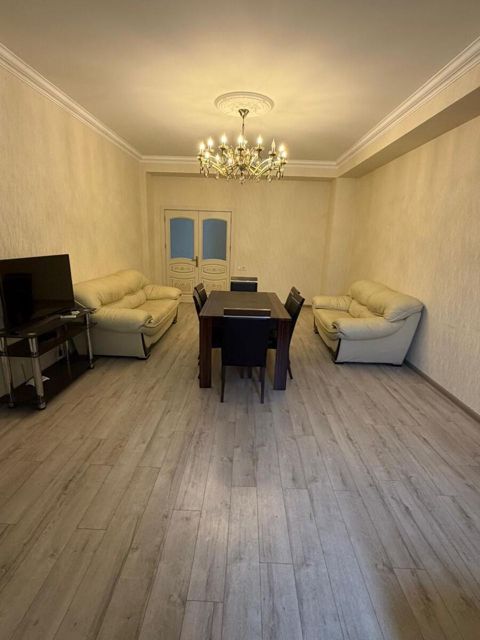 Satılır 4 otaqlı yeni tikili 190 m² — Bakı