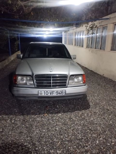 Mercedes-Benz E 220: 2.2 l Sedan — İsmayıllı