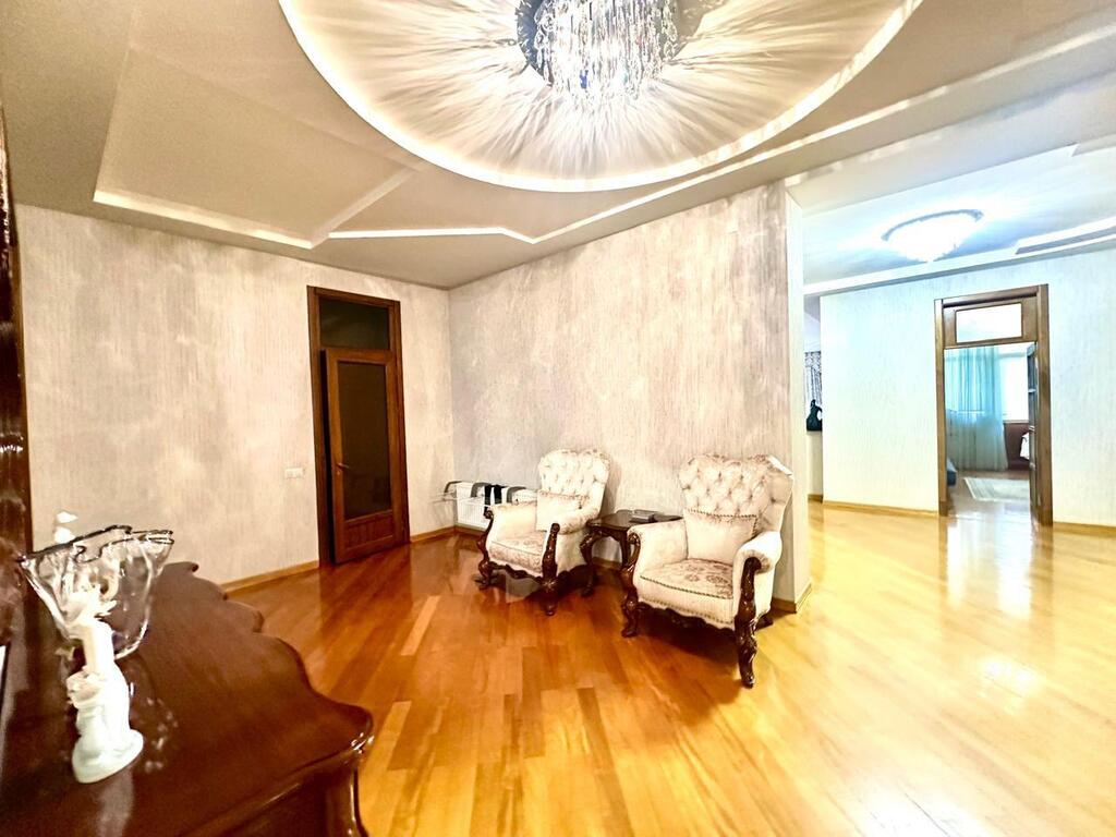Satılır 7 otaqlı yeni tikili 324 m² — Mənzil, Bakı (8)