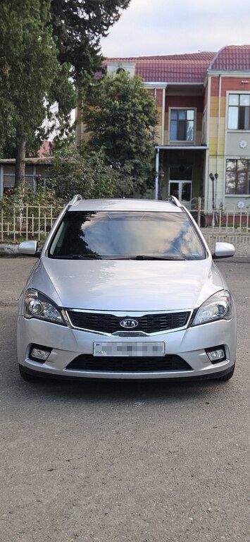 Kia Ceed SW, 1.4 L, 2010 il, 283 000 km — Tovuz