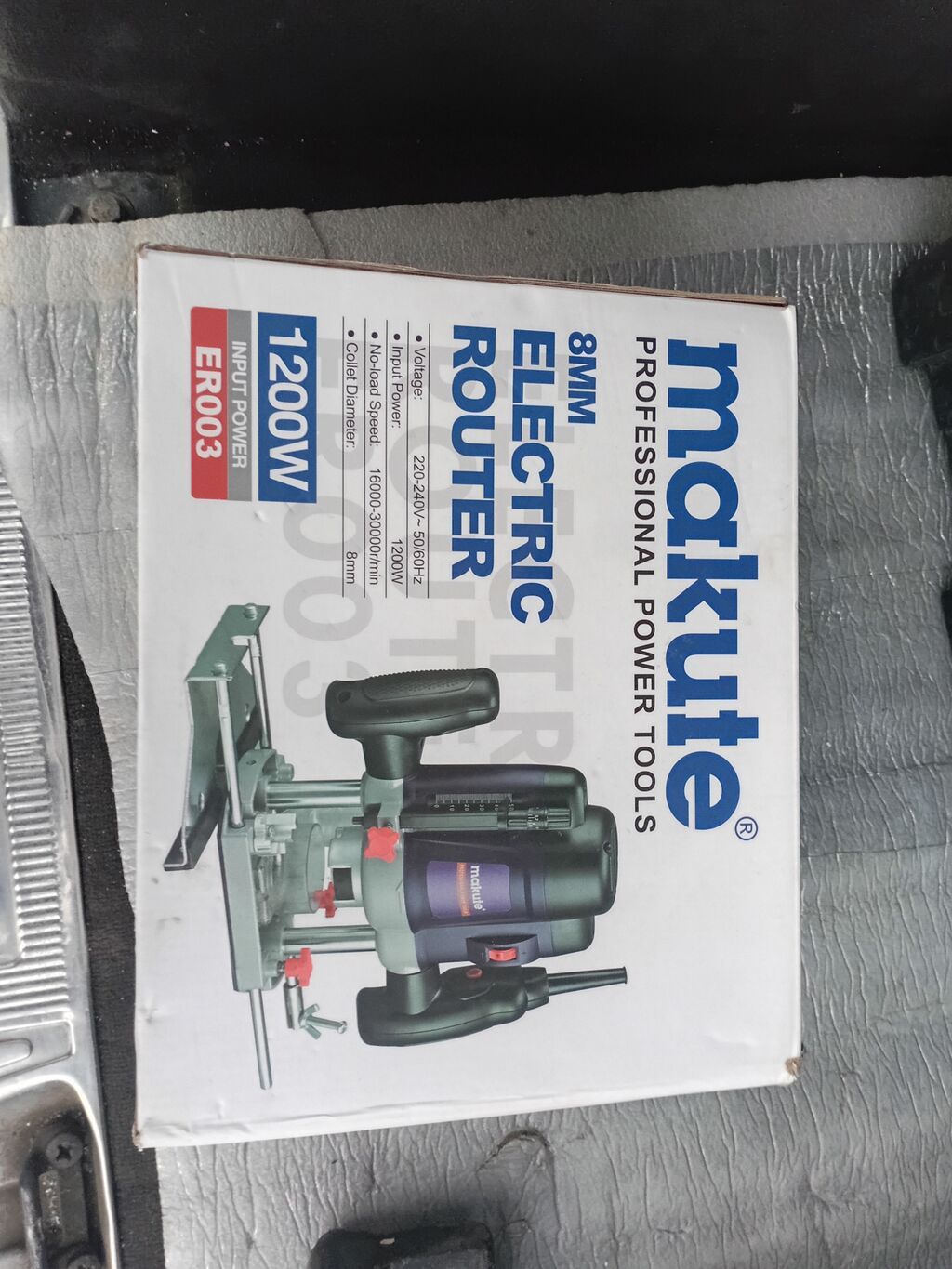 Makute ER003 elektrik frezə (router) təzədir üstündə 50 axnlik — Stanoklar, Bakı (4)