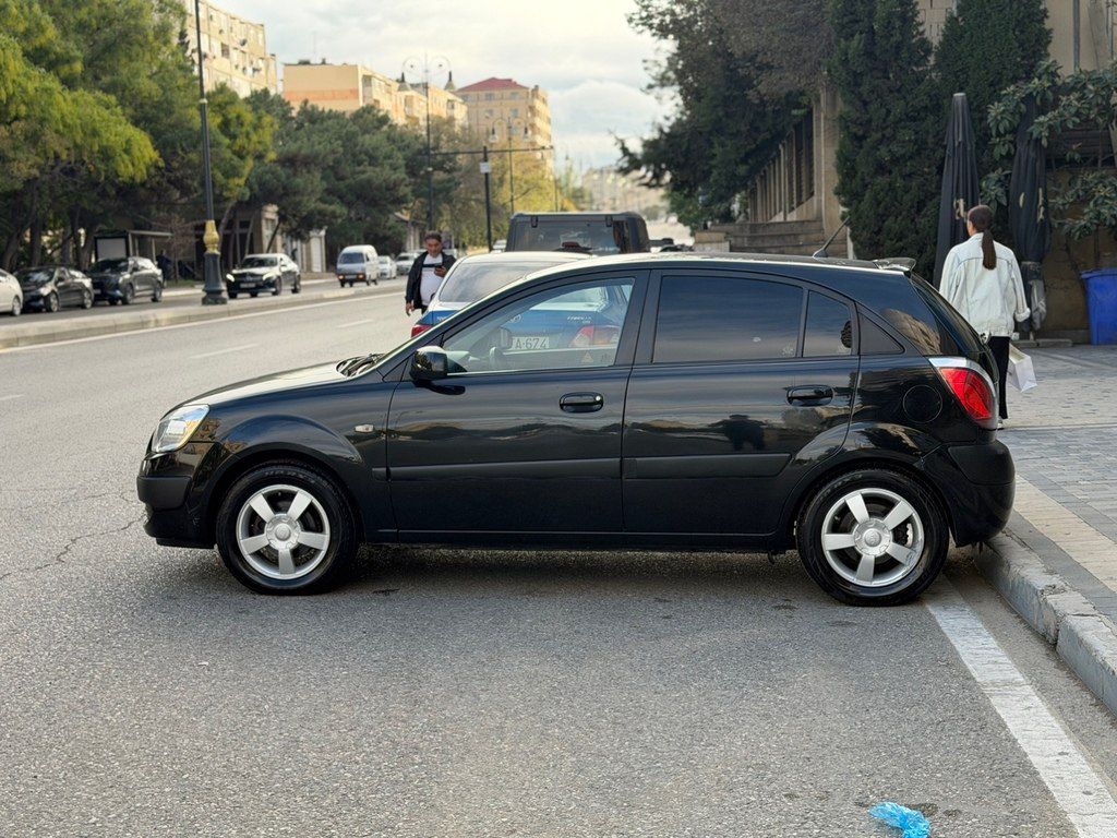 Kia Rio, 1.5 L, 2005 il, 445 000 km 88-BA-054 — Avtomobillər, Bakı (5)