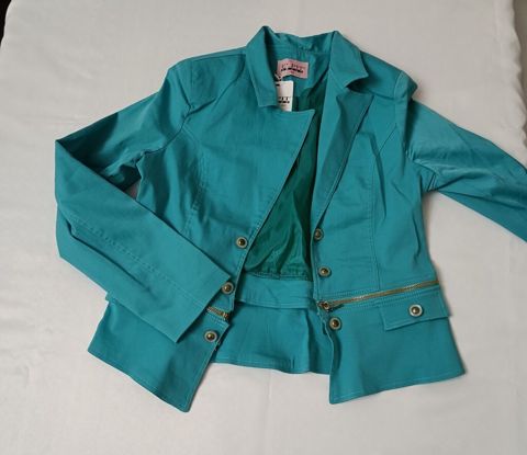 Qadın üçün zümrüd-yaşıl rəngdə qısa jaket - Marka: El-Pit (etiketdə — Resul