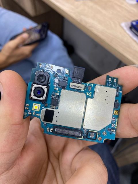 "Samsung Galaxy A40" platası — Bakı