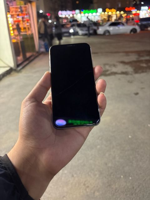 Apple iPhone X Silver 64GB/3GB — Bakı