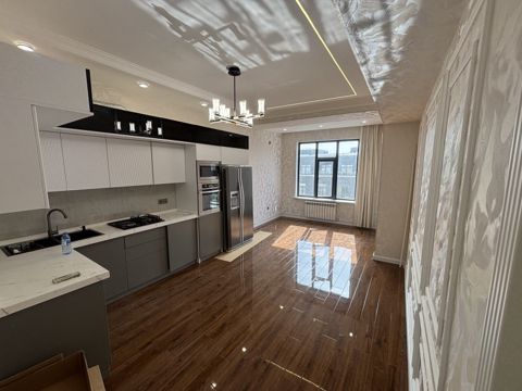 Satılır 3 otaqlı yeni tikili 110 m² — Bakı