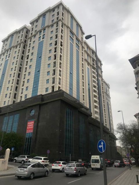 Satılır 4 otaqlı yeni tikili 204 m² — Bakı