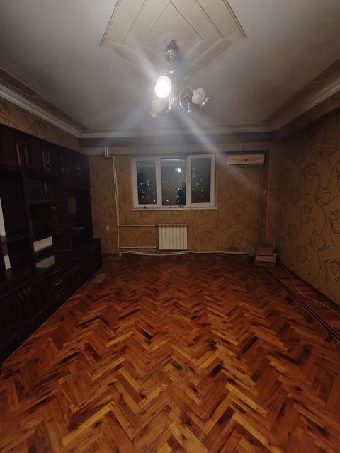 İcarəyə verilir 3 otaqlı köhnə tikili 85 m² — Bakı