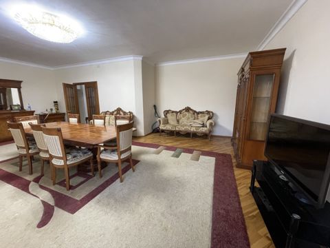 İcarəyə verilir 3 otaqlı yeni tikili 180 m² — Bakı