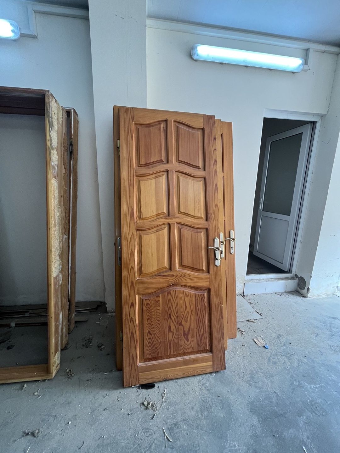 Qapılar — Təmir və inşaat, Bakı (3)
