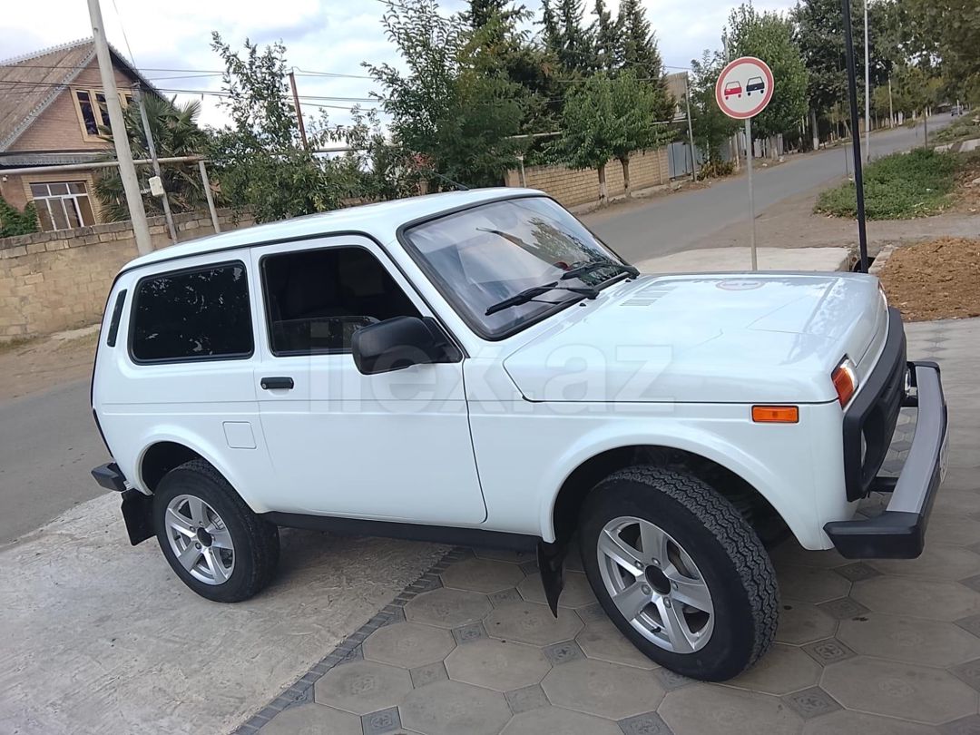 2024 VAZ (Lada) Niva, 1.7 L, 2024, 39,000 km — Avtomobillər, Yardımlı (3)