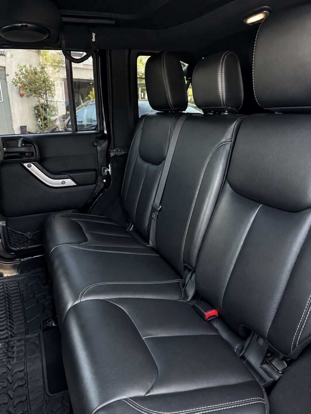 Jeep Wrangler Unlimited, 4 qapı, qara rəng - Güclü off-road — Avtomobillər, Bakı (4)