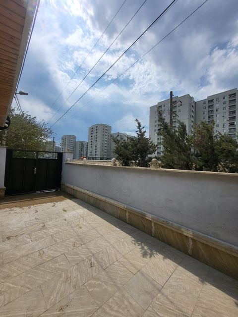 Satılır 2 otaqlı həyət evi/bağ evi 65 m² — Bakı