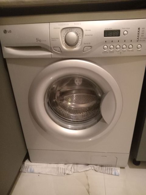 LG önyükləməli paltaryuyan maşın - Yük həcmi: 5 kq, işlənmiş — Bakı