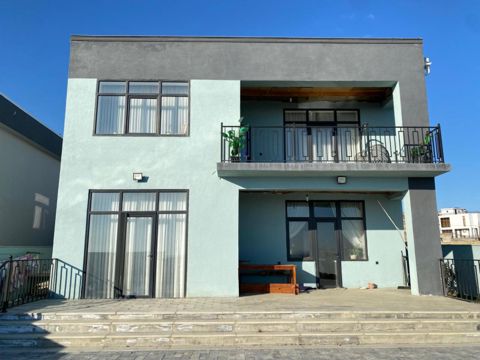 Satılır 5 otaqlı həyət evi/bağ evi 250 m² — Bakı