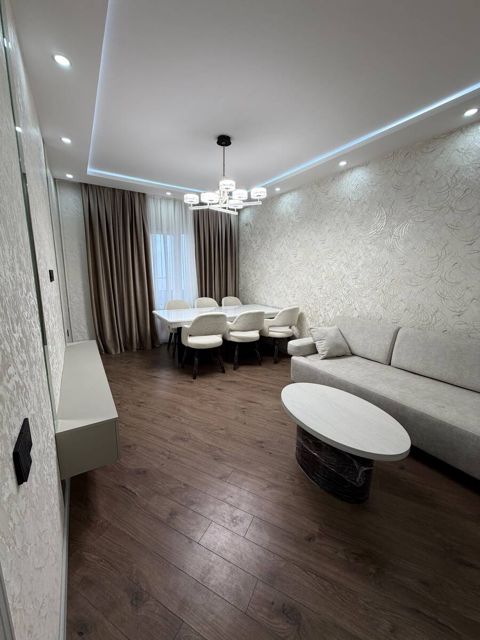 Satılır 3 otaqlı köhnə tikili 80 m² — Bakı
