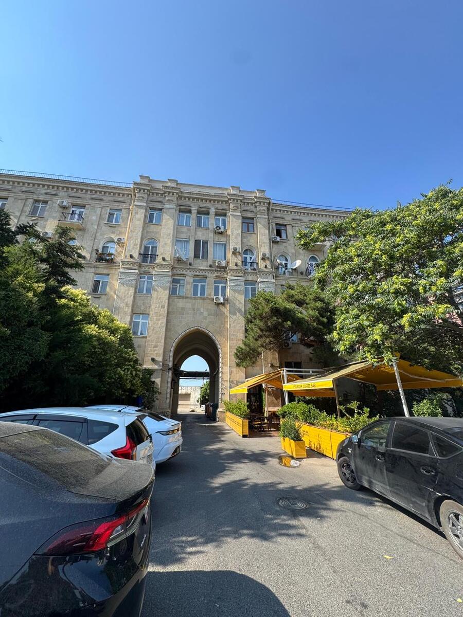 Satılır 2 otaqlı köhnə tikili 60 m² — Mənzil, Bakı (2)