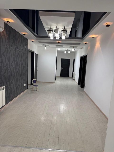 İcarəyə verilir obyekt 172 m² — Bakı