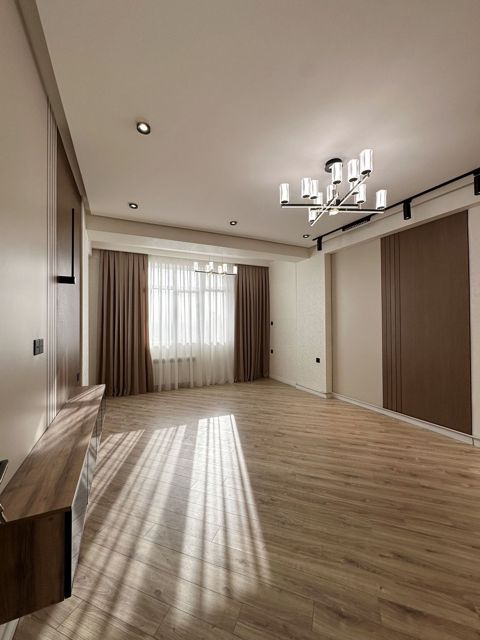 2-otaqlı yeni tikili, Q.Qarayev m., 70 m² — Bakı
