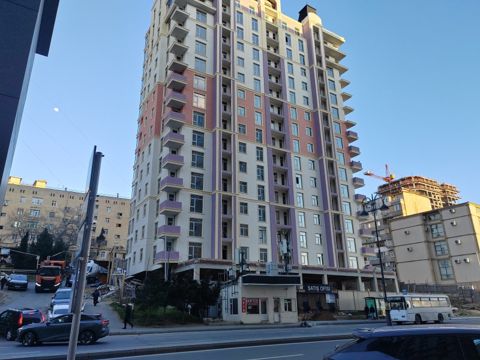 Satılır obyekt 300 m² — Bakı