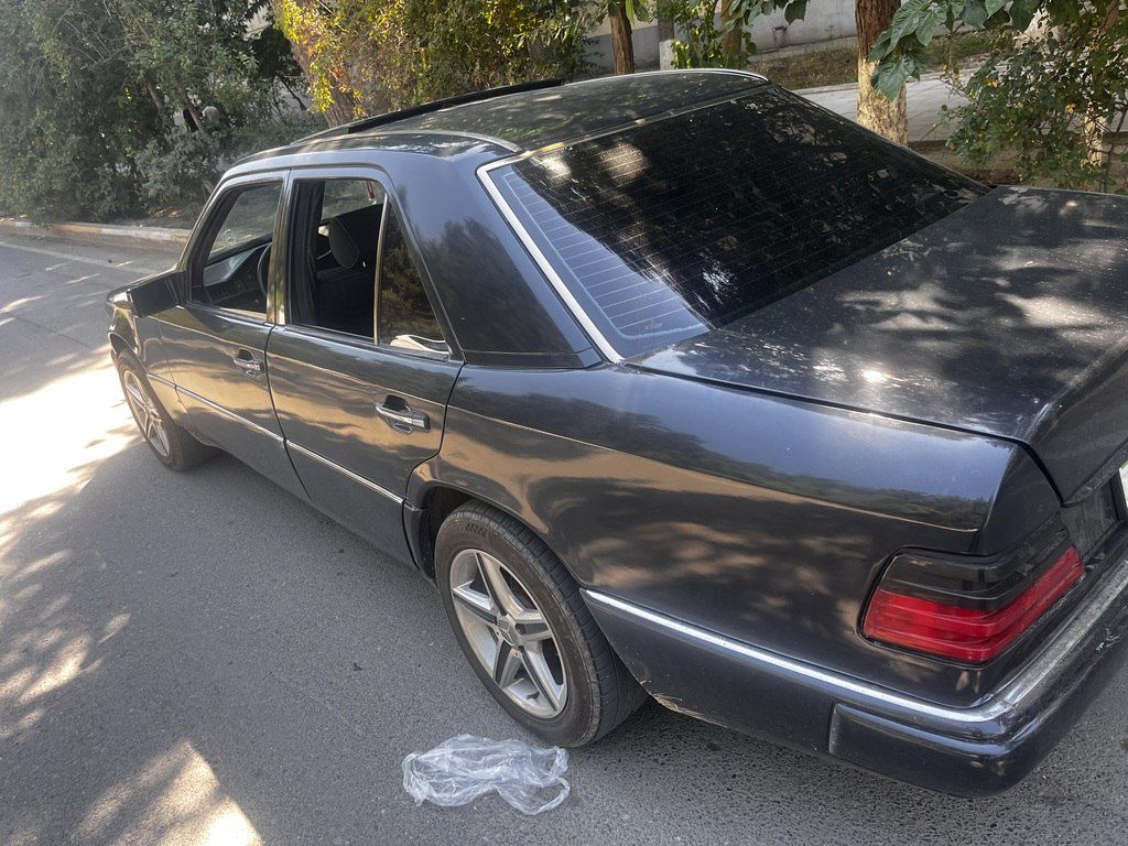 Mercedes 220 E, 2.2 L, 1992 il, 666 666 km 90-BF-617 — Avtomobillər, Bakı (4)