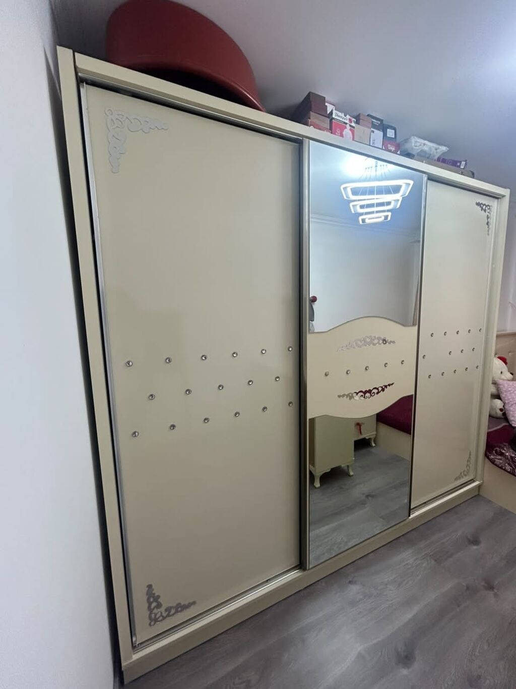 Dolab satılır 170₼. Problemi yoxdur. Ünvan nizami. 0855. Fatimə99 E — Şkaflar, Bakı