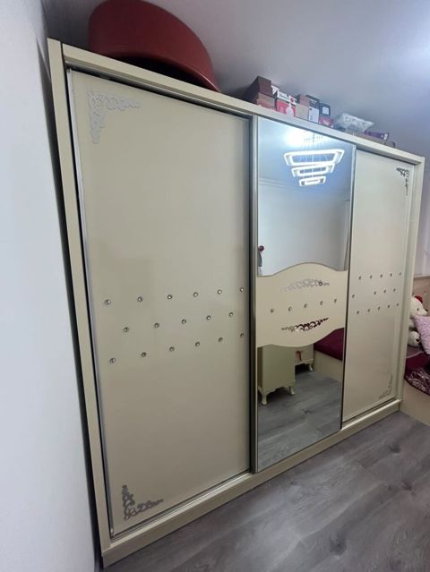 Dolab satılır 170₼. Problemi yoxdur. Ünvan nizami. 0855. Fatimə99 E — Bakı