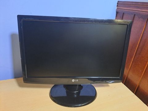 Monitor LG 19 — Exirim'rt Computer's