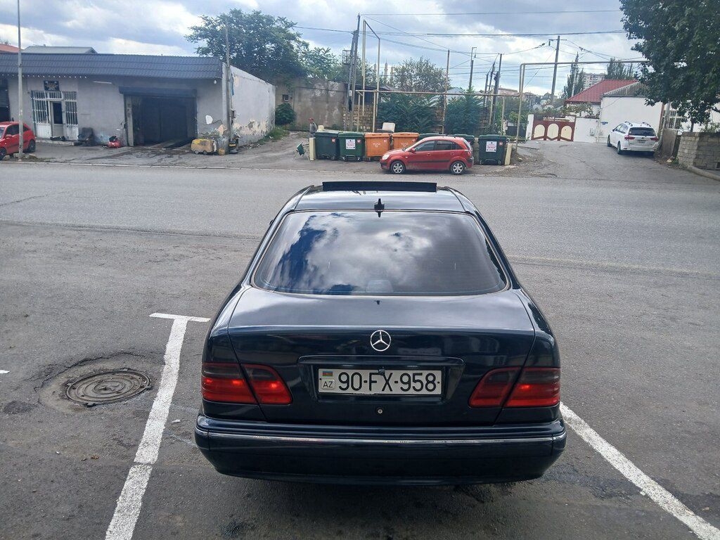 Mercedes E 240, 2.4 L, 1998 il, 200 000 km 90-FX-958 — Avtomobillər, Bakı (3)