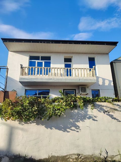 Satılır 5 otaqlı həyət evi/bağ evi 150 m² — Bakı