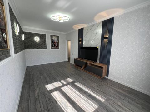 Satılır 3 otaqlı köhnə tikili 85 m² — Bakı