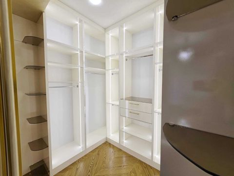 Satılır 4 otaqlı yeni tikili 233 m² — Bakı