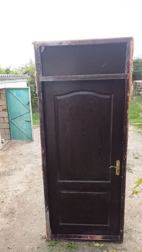 Qapı dəsti – qutu və üst fənərliklə - Material: taxta əsaslı — 30 ₼ · Fatmayı · Pəncərələr, qapılar, balkonlar Qapı dəsti – qutu və üst fənərliklə - Material: taxta əsaslı — Fatmayı