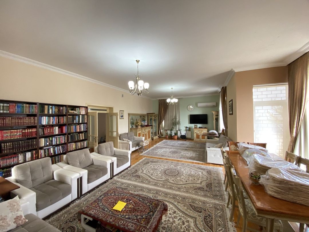 Satılır 6 otaqlı həyət evi/bağ evi 300 m² — Ev, villa, Bakı (2)