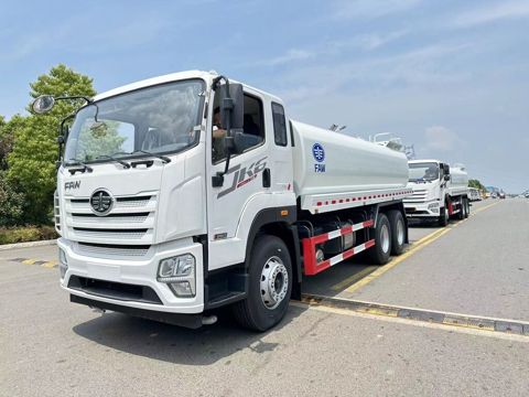 Su maşını "FAW" 6X4, 2024 il — 102 000 ₼ · Bakı · Yük avtomobilləri və qoşqular Su maşını "FAW" 6X4, 2024 il — Bakı