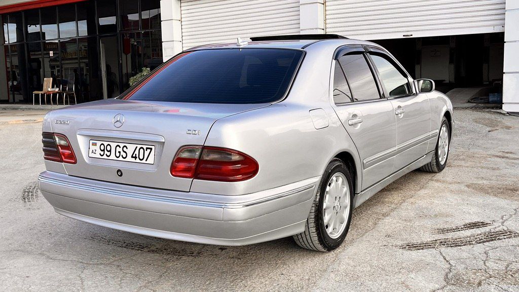 Mercedes E 220, 2.2 L, 2000 il, 303 000 km 99-GS-407 — Avtomobillər, Bakı (6)