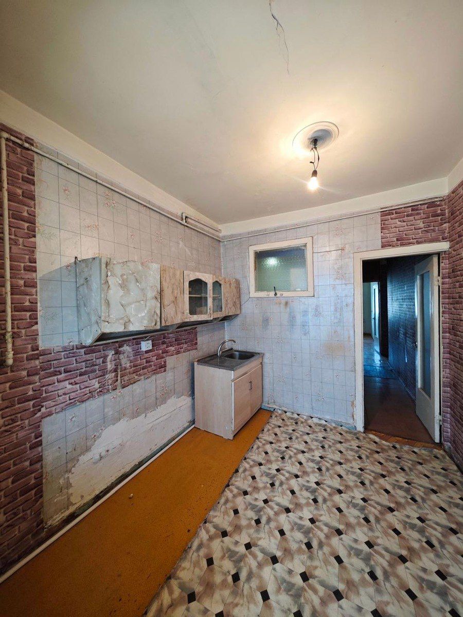 Satılır 4 otaqlı köhnə tikili 100 m² — Mənzil, Bakı (9)
