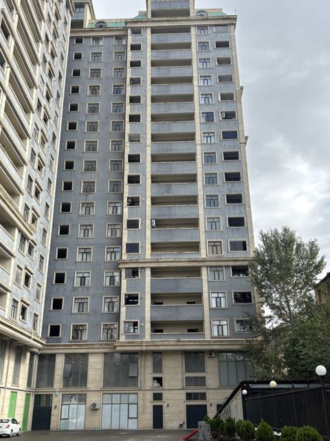 Satılır 4 otaqlı yeni tikili 156 m² — Bakı