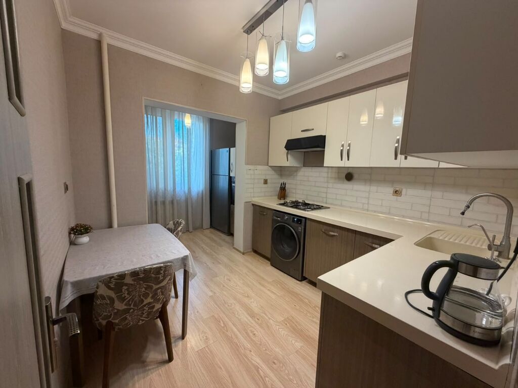Bakı, 8-ci mikrorayon, 2 otaqlı, Köhnə tikili, m. Azadlıq Prospekti, 60 kv. m — Mənzil, Bakı (10)