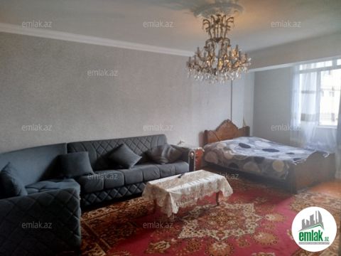 Satılır 4 otaqlı 100 m² köhnə tikili Elmlər Akademiyası m — Квартира