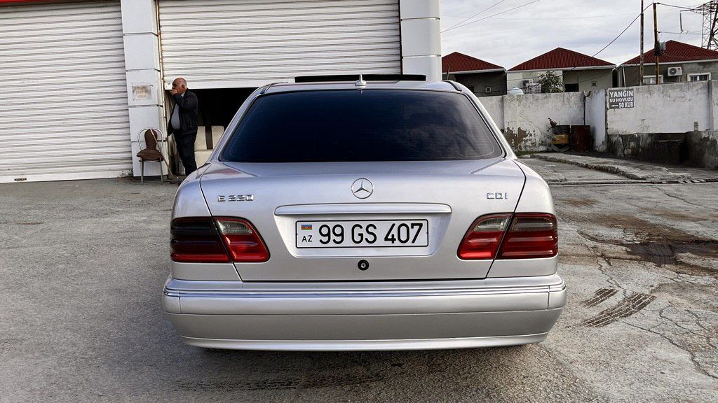 Mercedes E 220, 2.2 L, 2000 il, 303 000 km 99-GS-407 — Avtomobillər, Bakı (4)